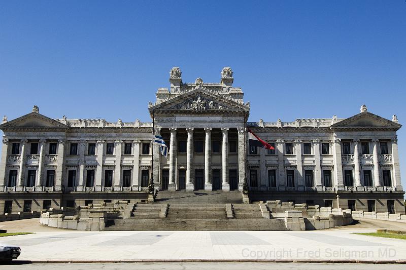 20071206_153153  D2X c4050x2700.jpg - Legislative Building, Montevideo, Uraguay